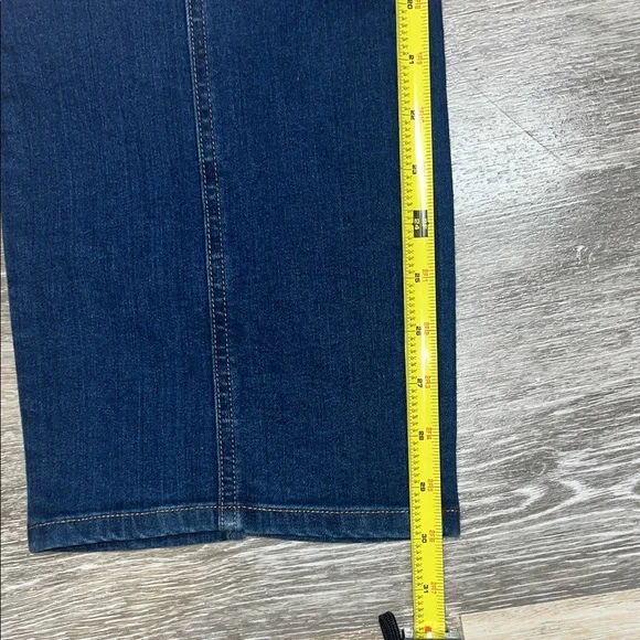 Duluth Trading Co 16x31 Women's Asset Management Demi Bootcut Jeans #bootcut - Picture 5 of 13